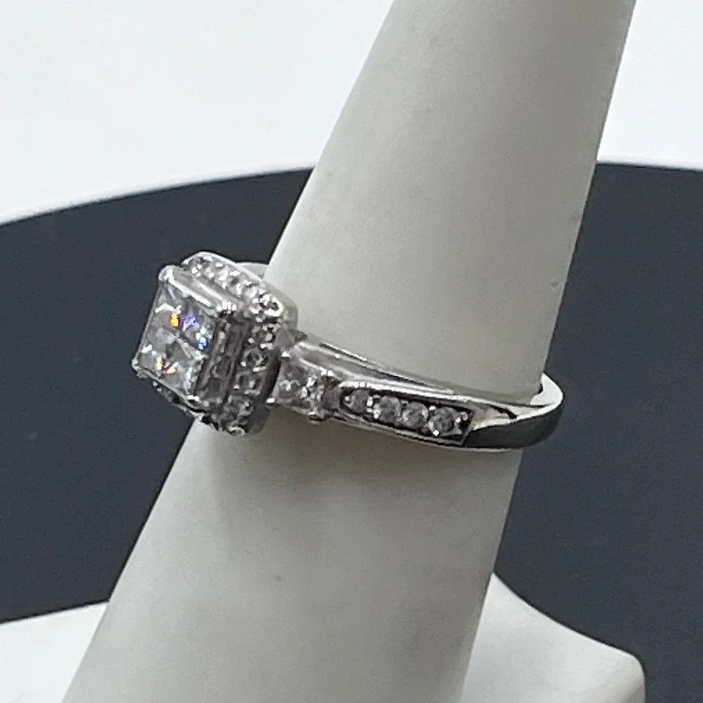 IKS Sandeep Diamond Corp. Round Princess Diamond Cluster ring 10k size 7.5